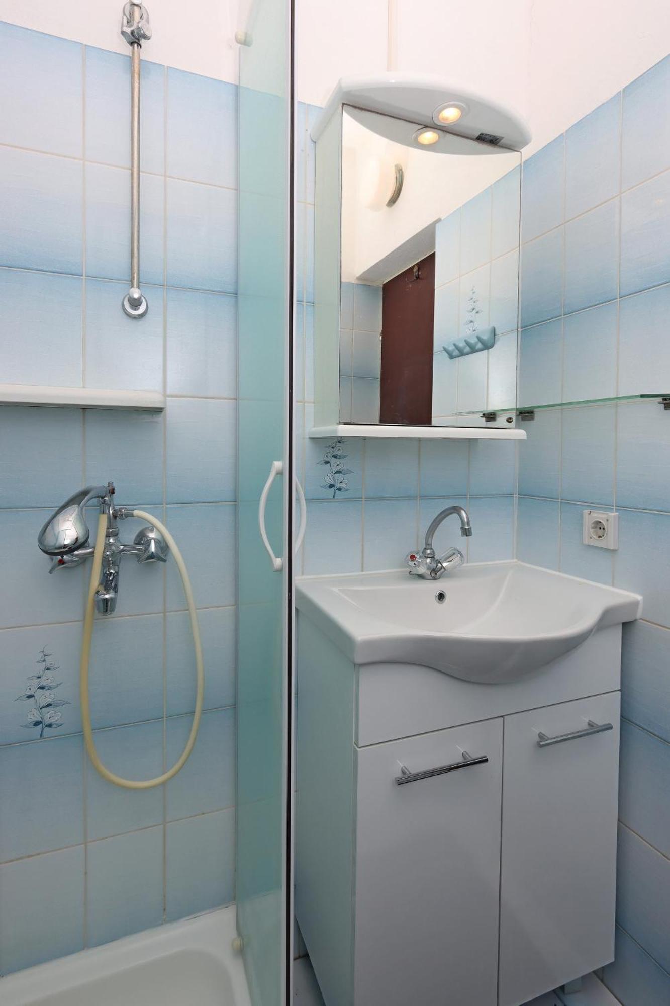 Apartments And Rooms By The Sea Banjol, Rab - 19692 Rom bilde