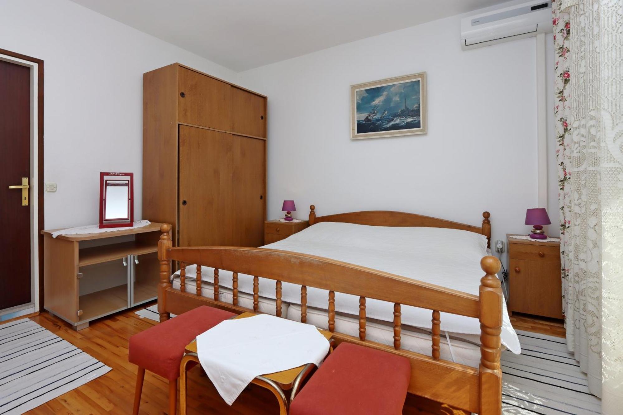 Apartments And Rooms By The Sea Banjol, Rab - 19692 Rom bilde